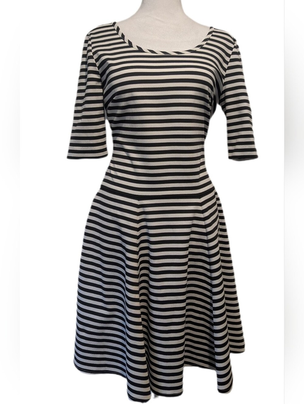 Eliza J. Black &White Striped Fit & Flare Back Zip Midi Short Sleeved Dress -8-